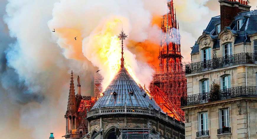 Пожар Парижской Богоматери
